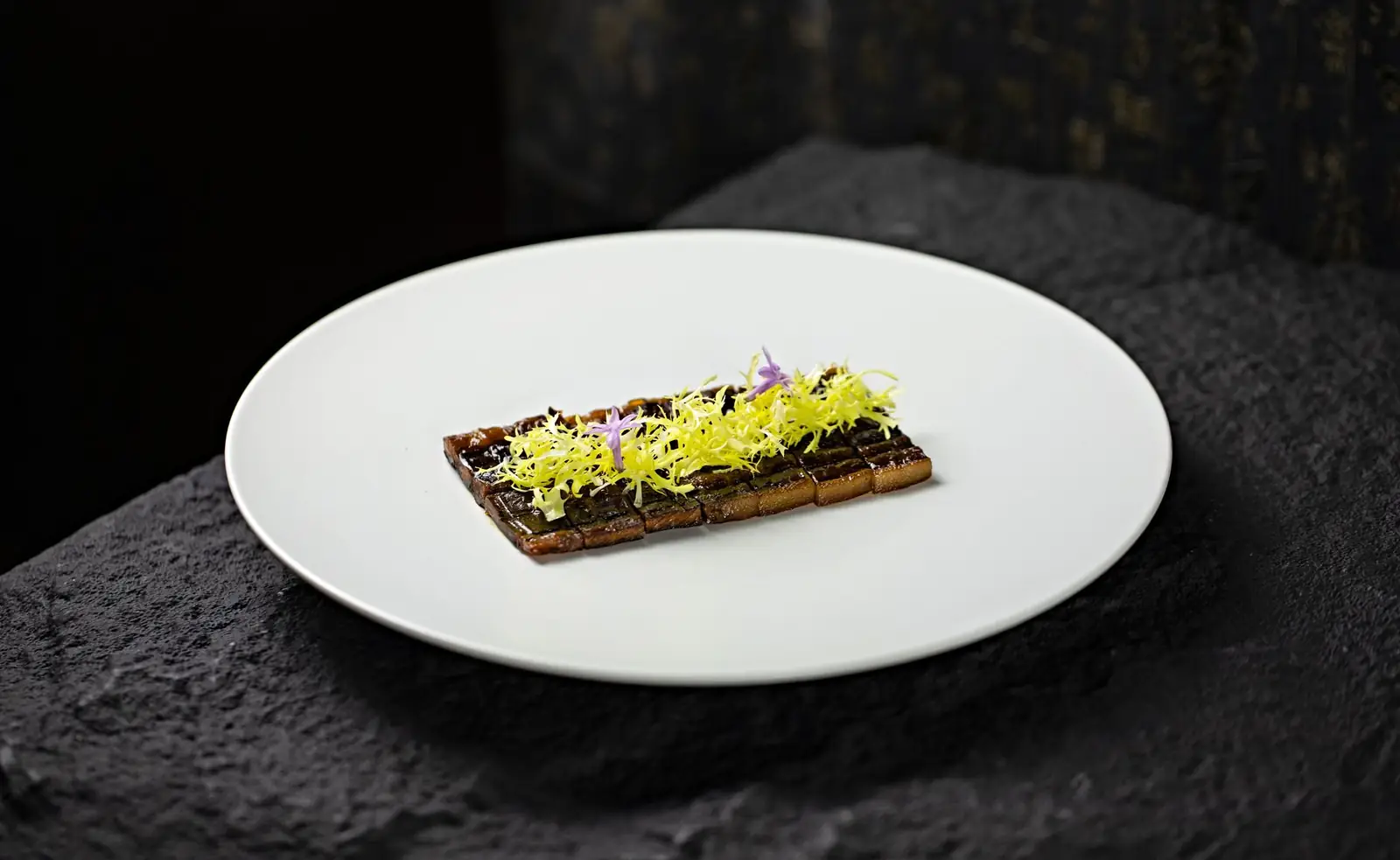 Gastronomisk servering på Dravellorianluxeretreat